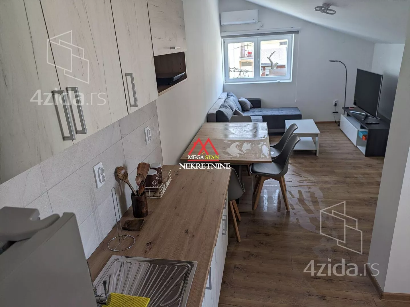 Jednoiposoban stan | 4zida