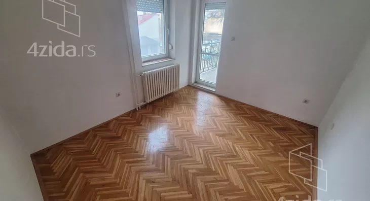 Četvoroiposoban stan | 4zida