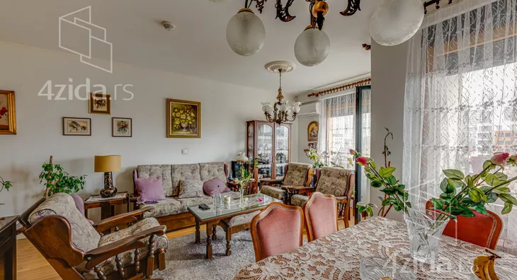 Troiposoban stan | 4zida