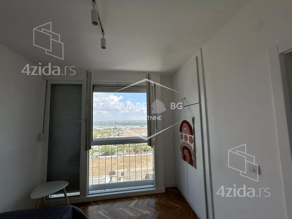Četvoroiposoban stan | 4zida