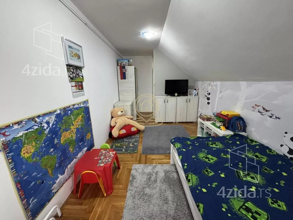 Troiposoban stan | 4zida