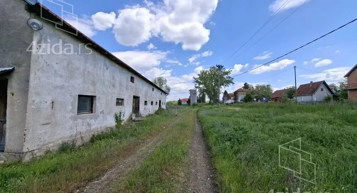 Poslovna zgrada | 4zida