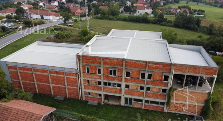 Poslovna zgrada | 4zida