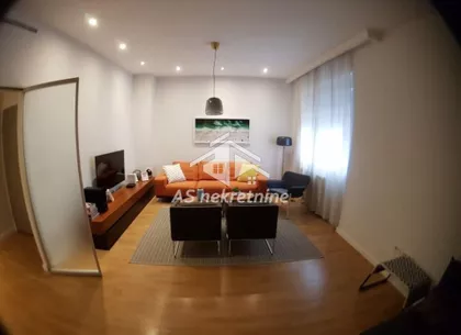 Vukov Spomenik | 4zida.rs