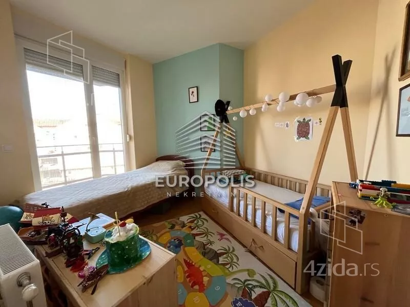 Troiposoban stan | 4zida