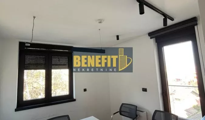 Poslovna zgrada | 4zida