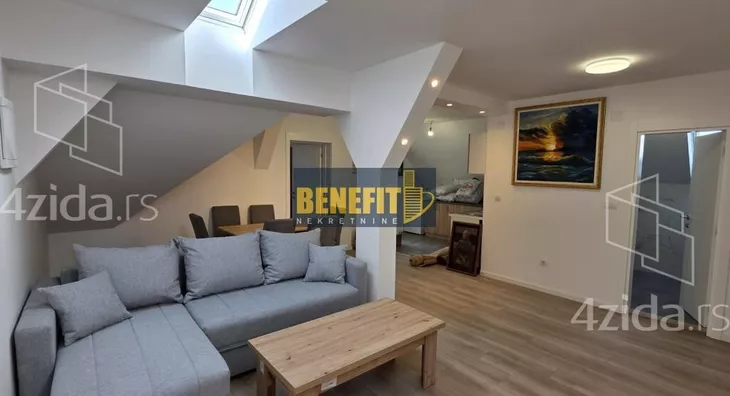 Četvoroiposoban stan | 4zida