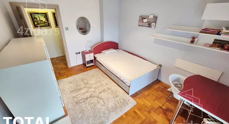 Šestosoban stan | 4zida