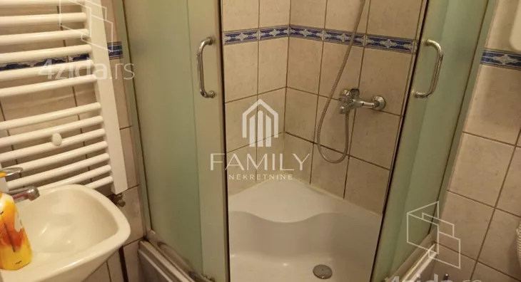 Četvoroiposoban stan | 4zida