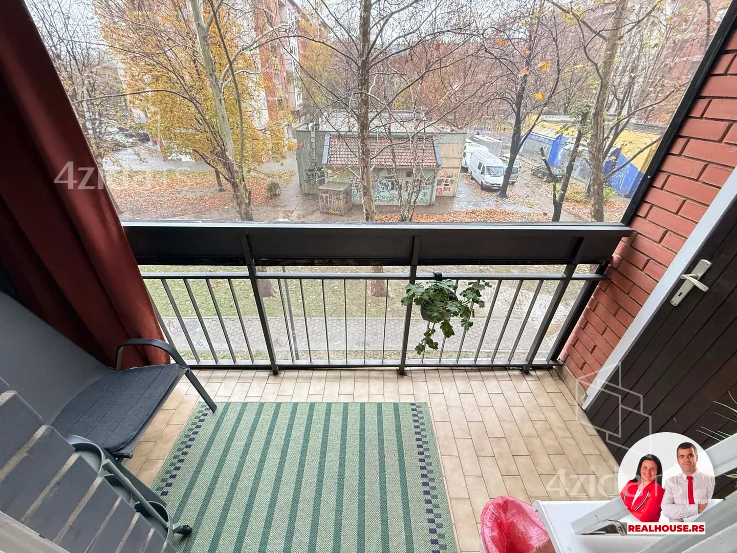 Jednoiposoban stan | 4zida