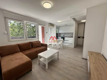 Bate Brkića | 4zida.rs