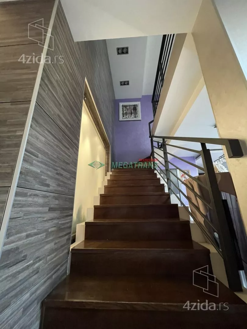 Šestosoban stan | 4zida