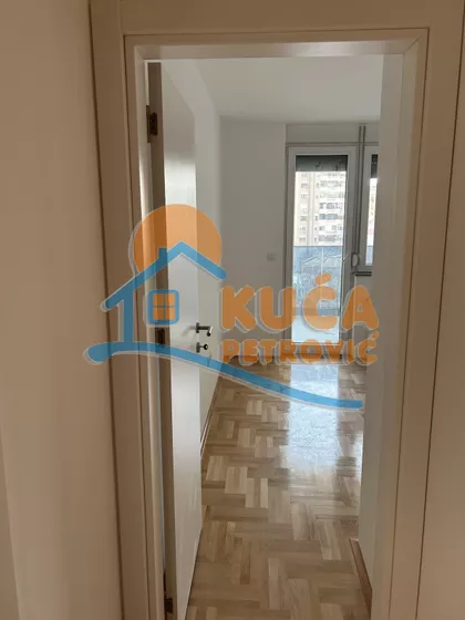 Cara Dušana | 4zida.rs