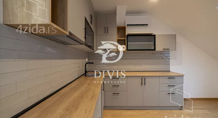 Četvoroiposoban stan | 4zida