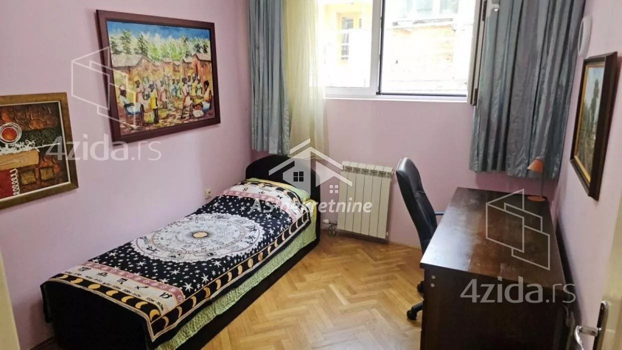 Četvoroiposoban stan | 4zida