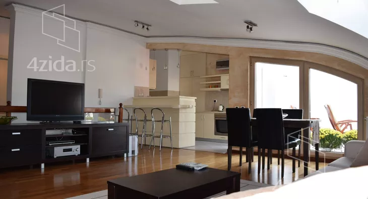 Troiposoban stan | 4zida