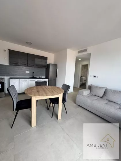Stari Banovci | 4zida.rs