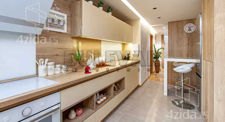 Troiposoban stan | 4zida