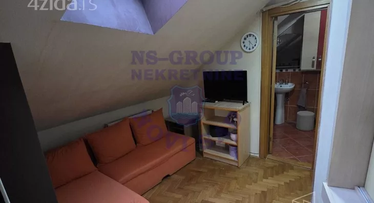 Šestosoban stan | 4zida