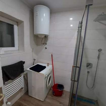 Trg Jakaba I Komora 25 | 4zida.rs