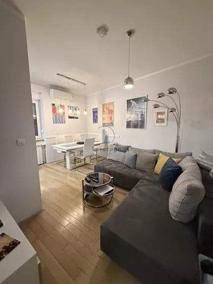 Cara Lazara | 4zida.rs