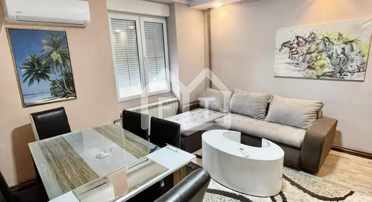 Četvoroiposoban stan | 4zida