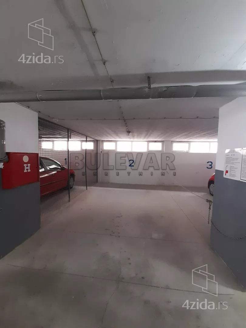 Garaža | 4zida