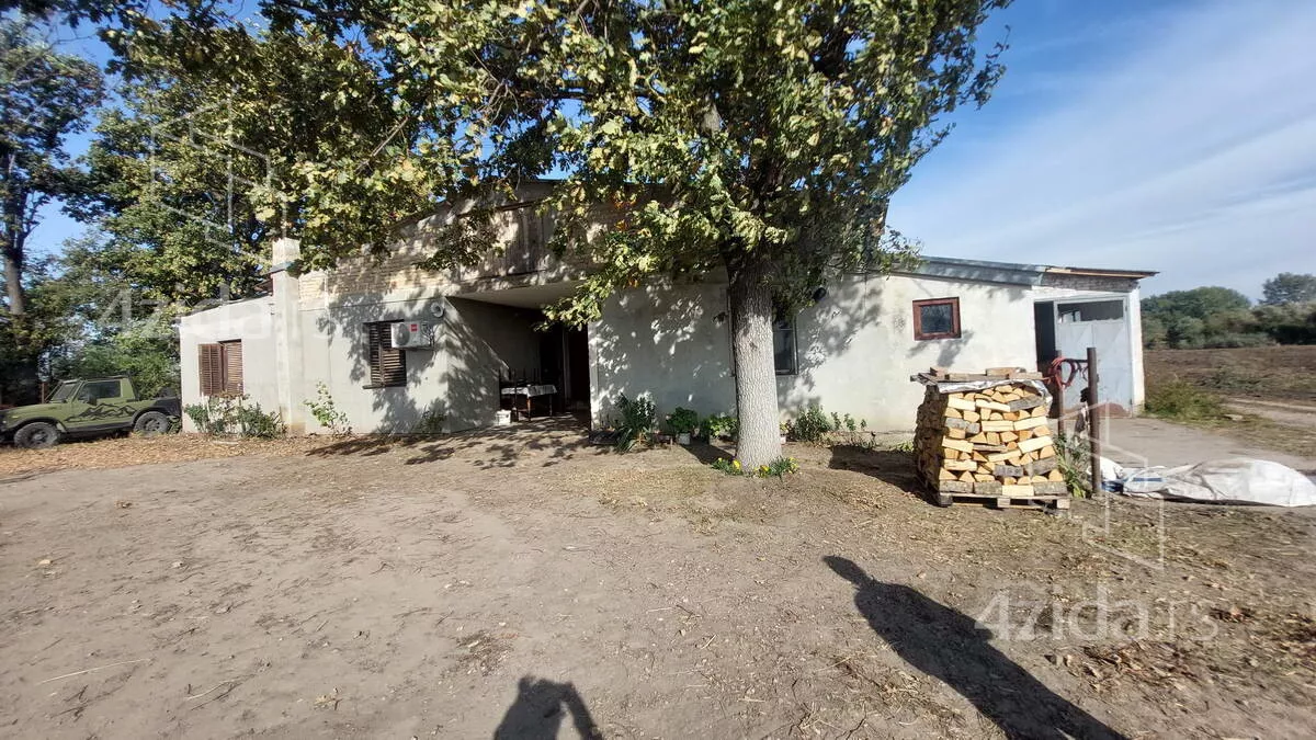 Poslovna zgrada | 4zida