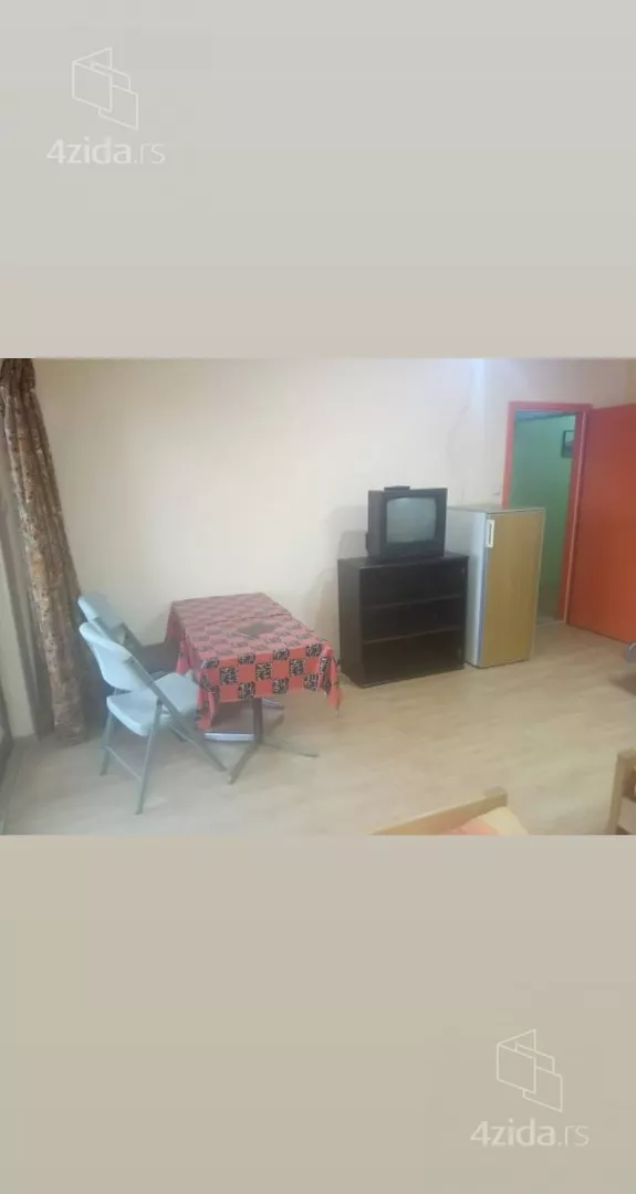 Šestosoban stan | 4zida