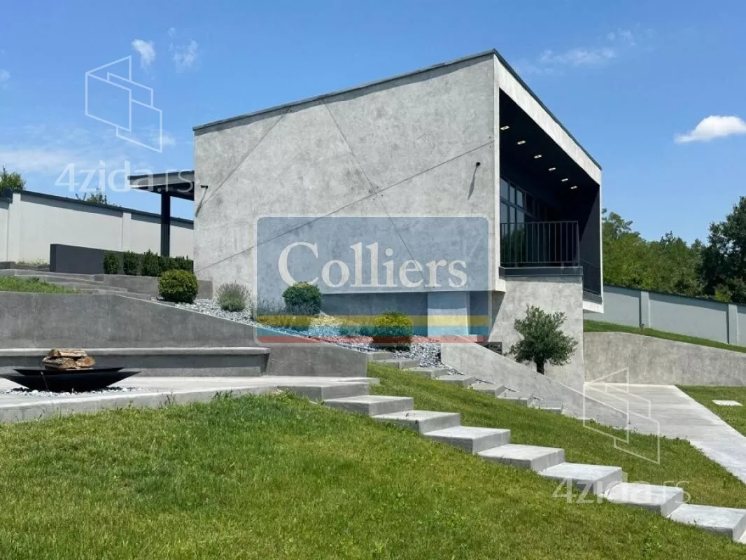 Sedmosoban stan | 4zida