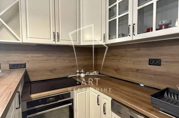 5-etažna kuća | 4zida