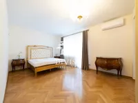 Šestoiposoban stan | 4zida