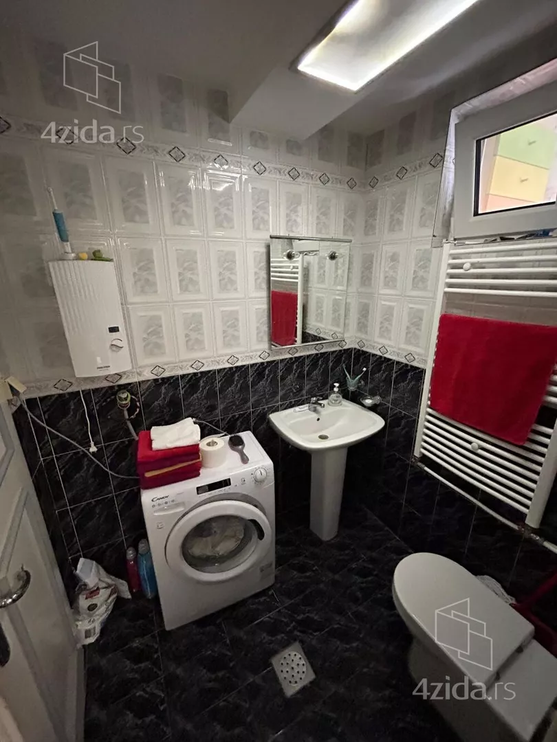 Petosoban stan | 4zida