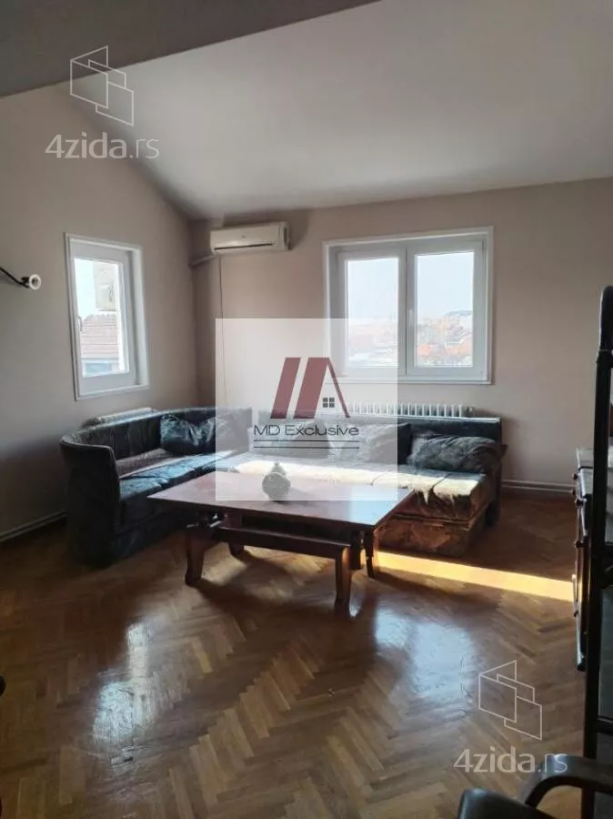 Šestosoban stan | 4zida