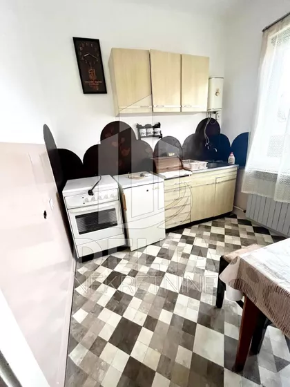 Crveni Pevac | 4zida.rs