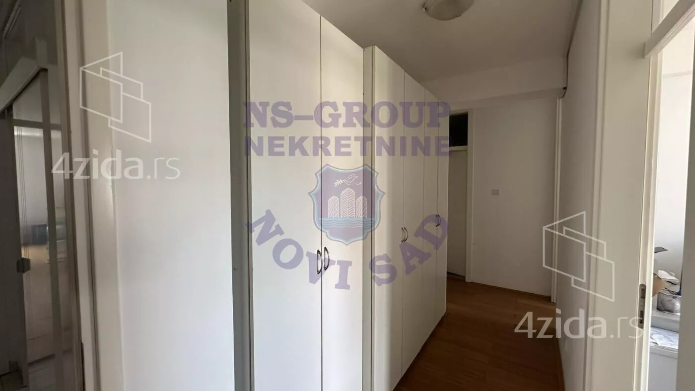 Četvoroiposoban stan | 4zida