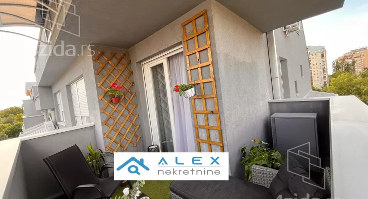 Petosoban stan | 4zida