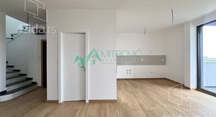 Petosoban stan | 4zida