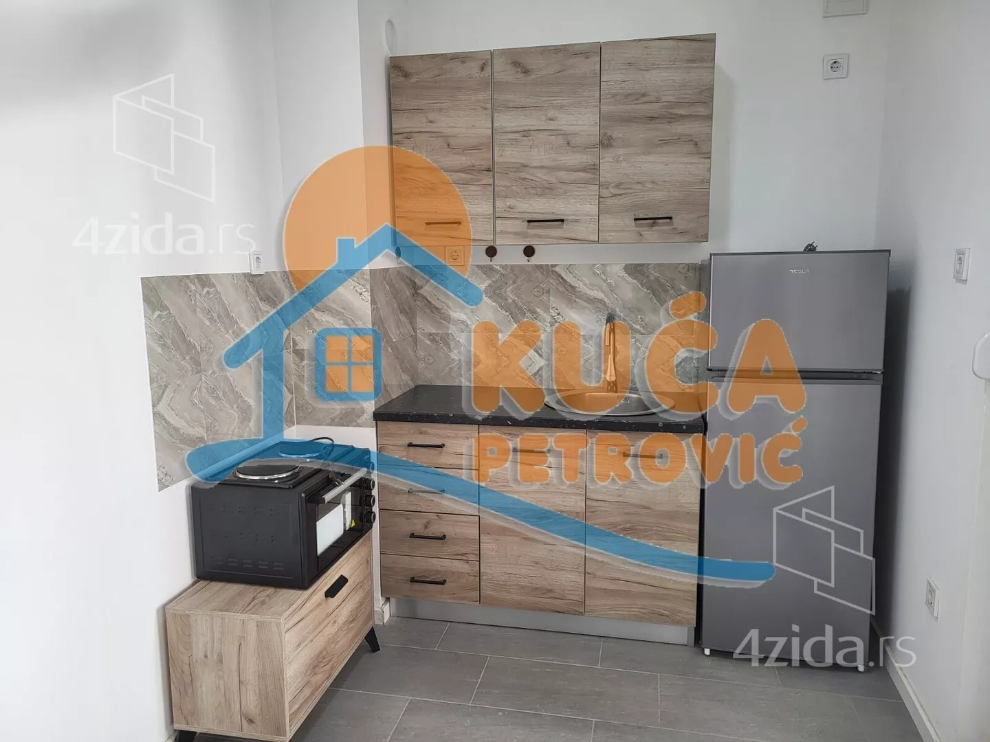Lokal | 4zida