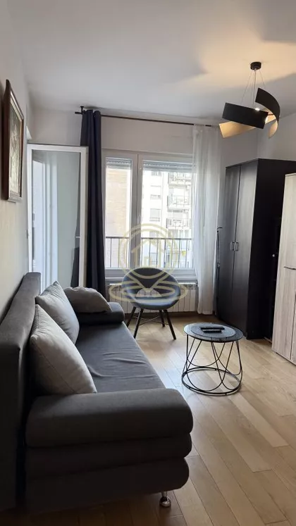 Cara Dušana | 4zida.rs