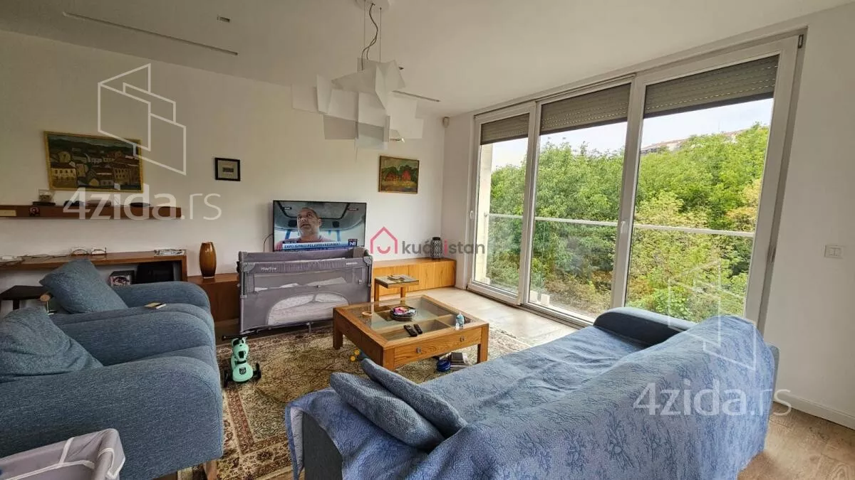 Četvoroiposoban stan | 4zida