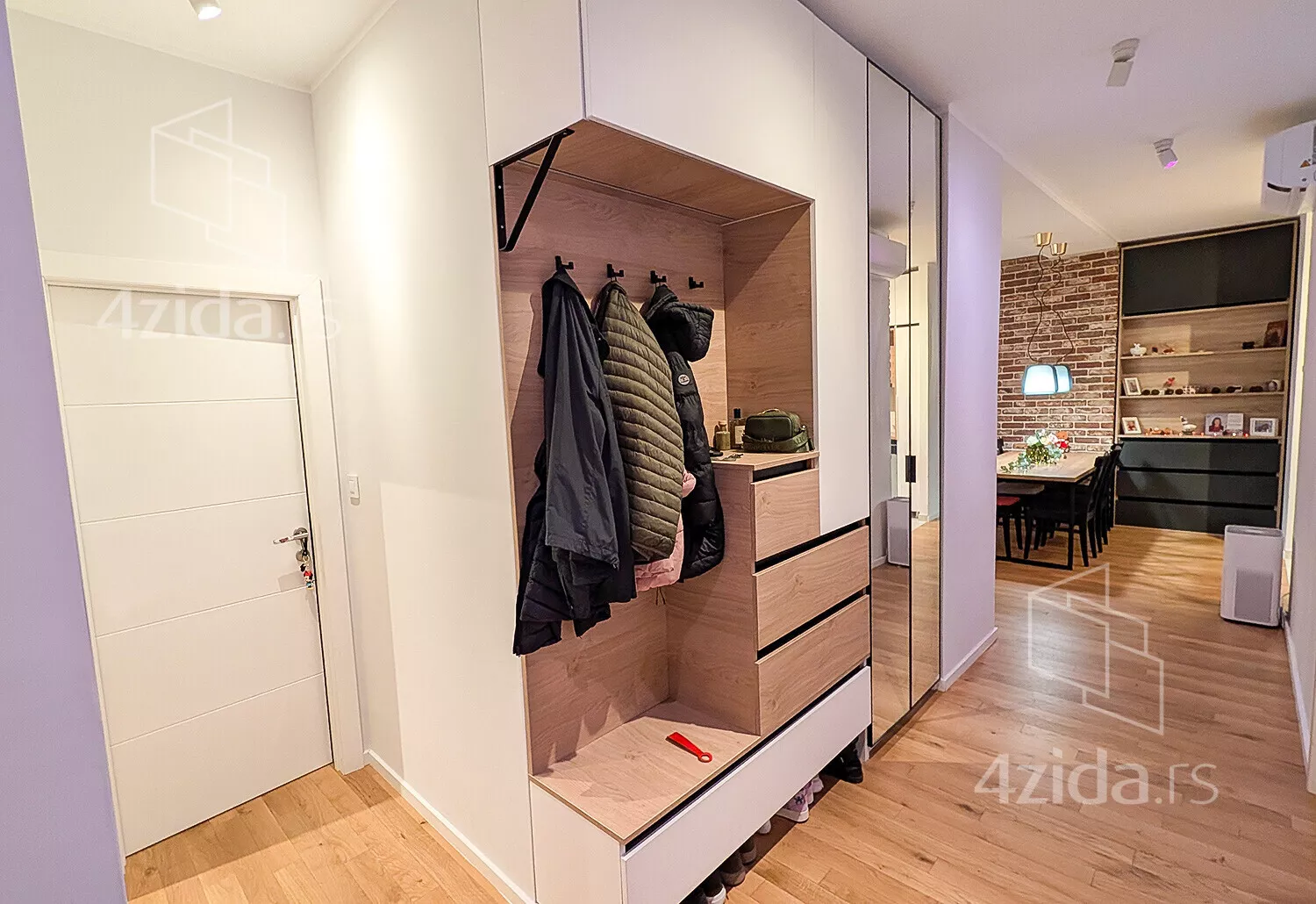 Četvorosoban stan | 4zida