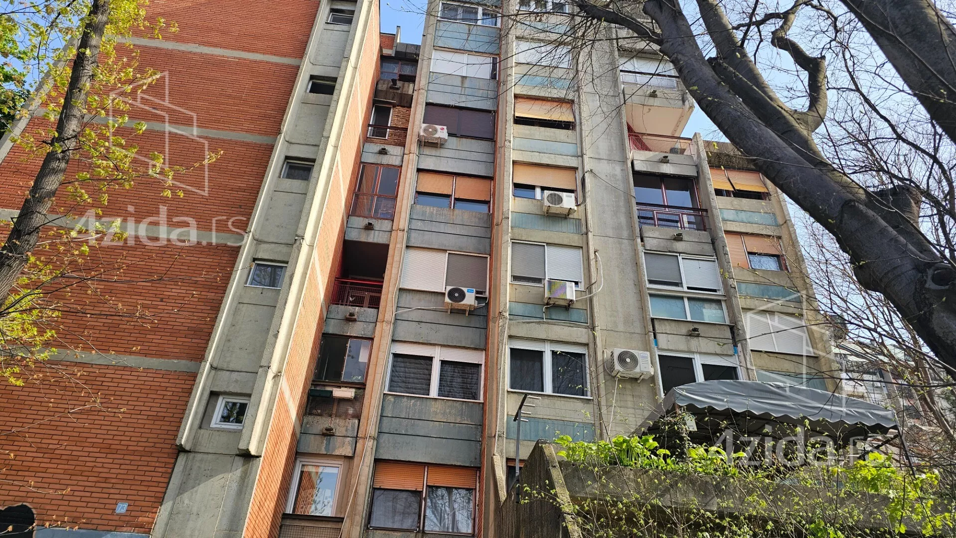 Troiposoban stan | 4zida