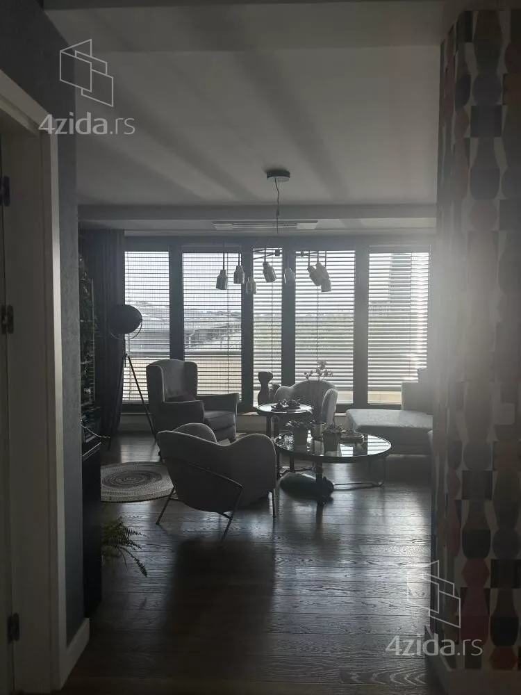 Petosoban stan | 4zida