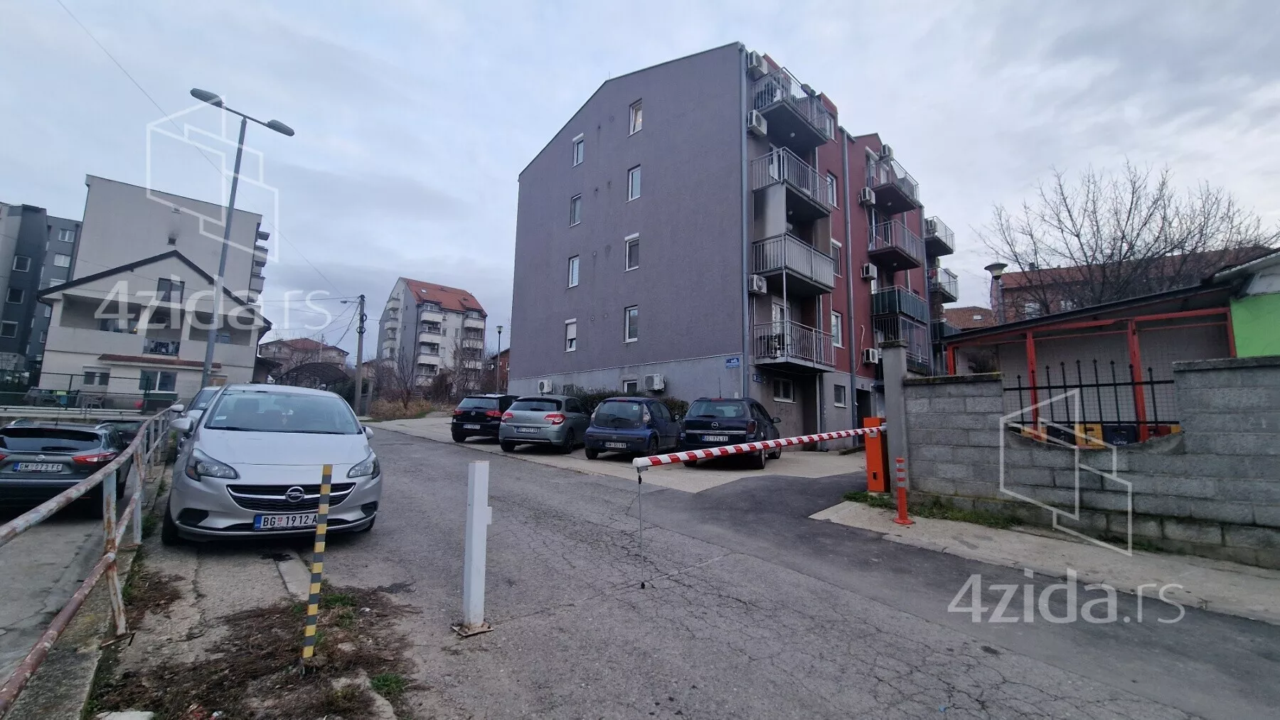 Jednoiposoban stan | 4zida