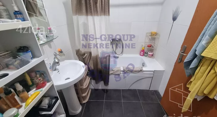 Šestosoban stan | 4zida