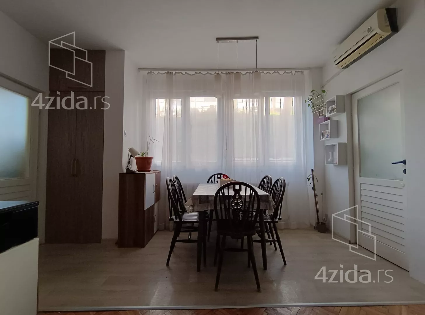 Dvoiposoban stan | 4zida