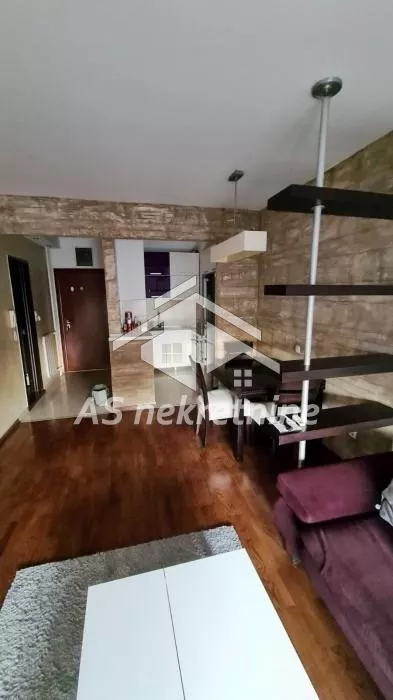 Crveni Krst Vračar | 4zida.rs