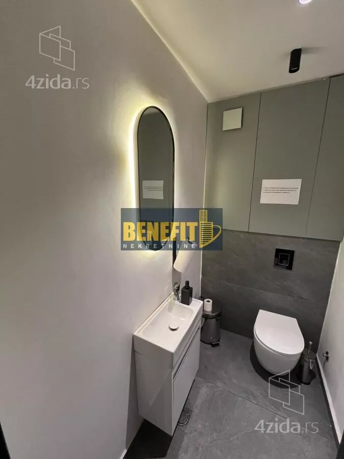 Poslovna zgrada | 4zida