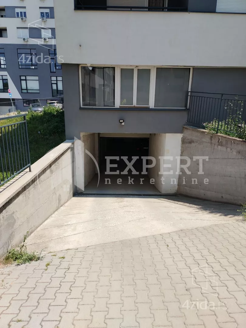 Garaža | 4zida